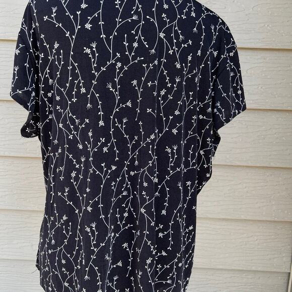 Briggs, black floral, short sleeve, floral print, round neck, women's size XL - Picture 2 of 5